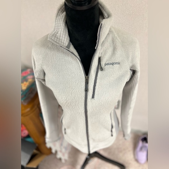 Women’s Patagonia jacket - Picture 2 of 8